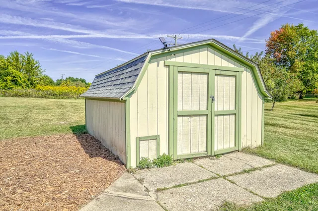 $345,000 | 535 North Hacker Road, Howell, MI 48843