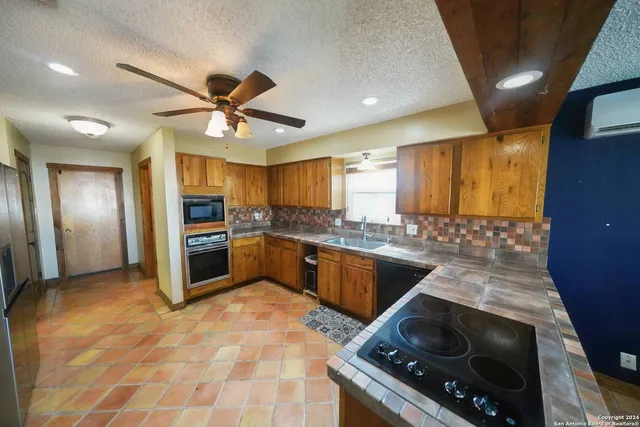 $2,495 | 16907 Springhill Drive, San Antonio, TX 78232