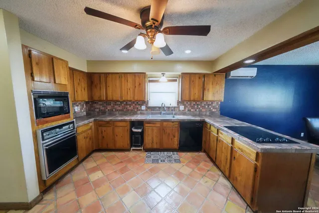 $2,495 | 16907 Springhill Drive, San Antonio, TX 78232