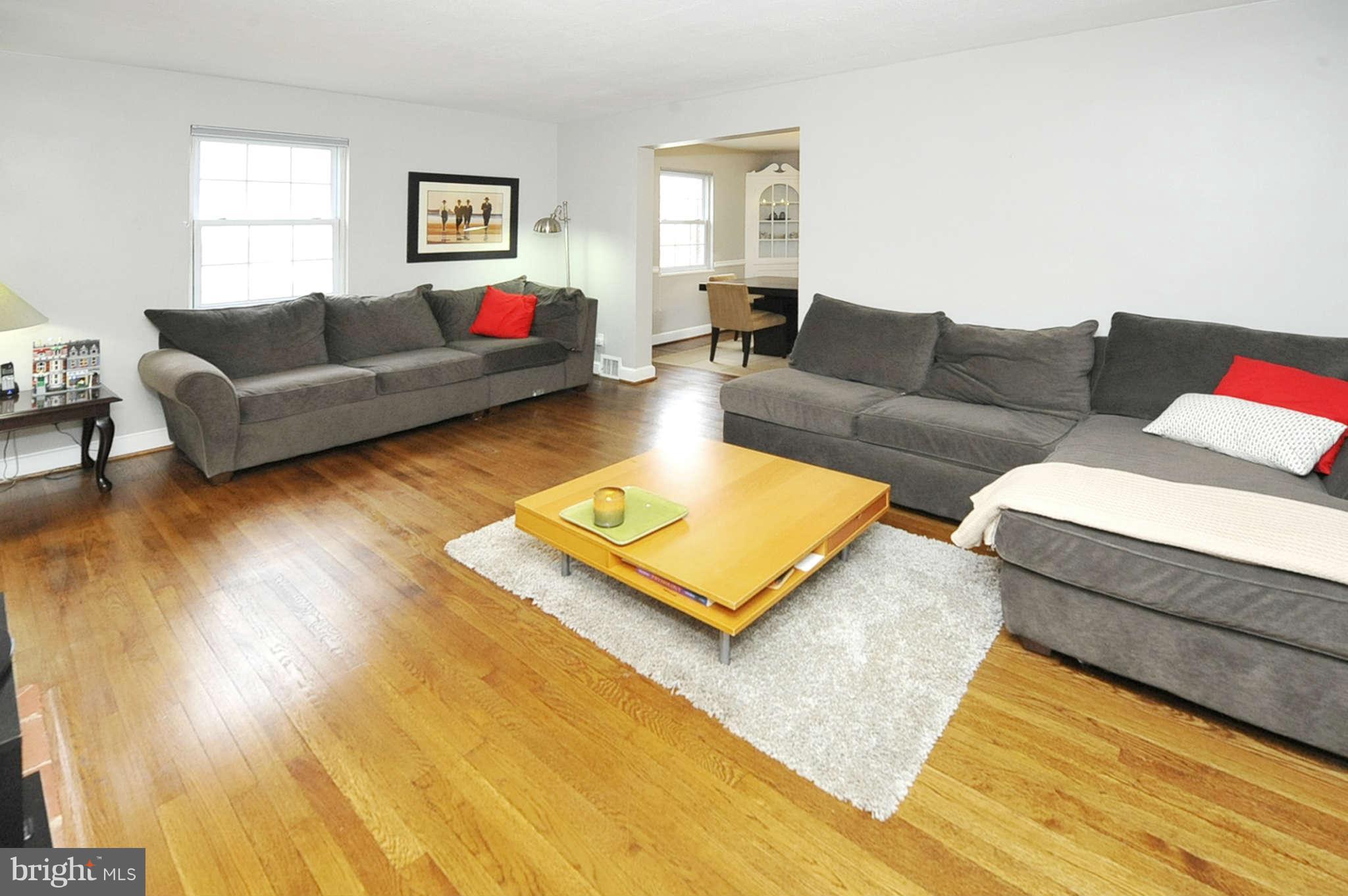 4308 Sleaford Road Bethesda, MD 20814 - Photo 3 of 23 Living Room