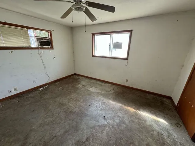 $52,999 | 305 West Harrison Avenue, Electra, TX 76360