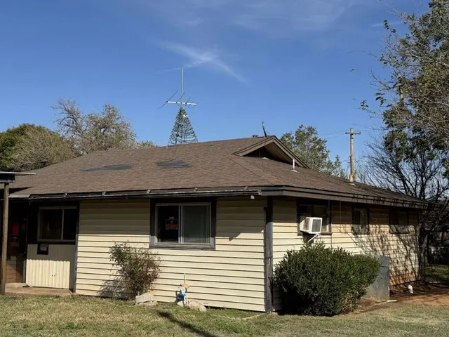 $52,999 | 305 West Harrison Avenue, Electra, TX 76360