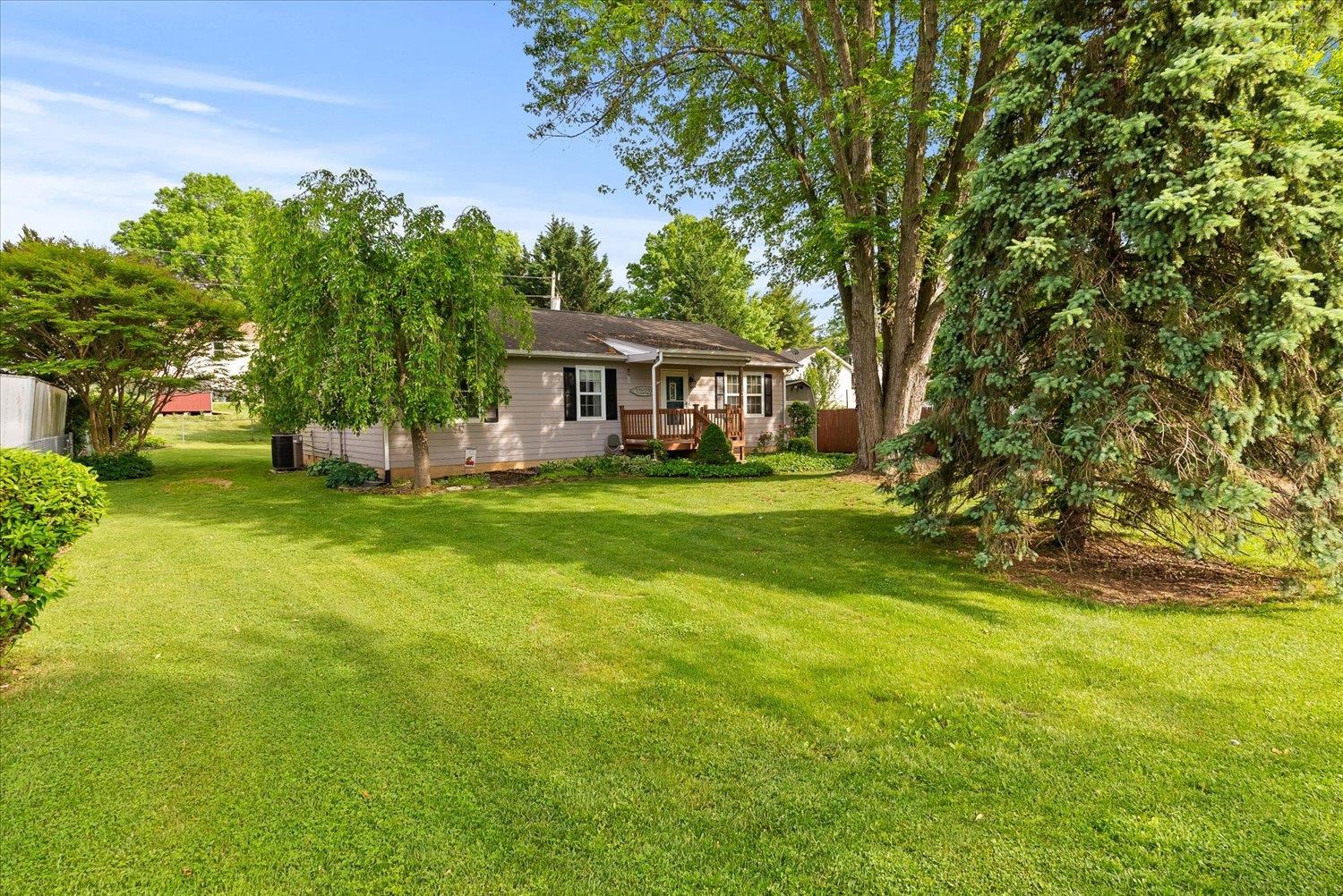 13 Buckboard Road Waynesboro, VA 22980 - Photo 3 of 29 a view of house in front of big yard with large trees