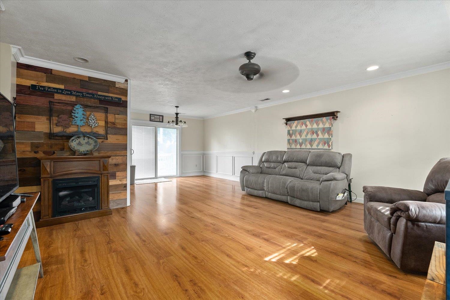 13 Buckboard Road Waynesboro, VA 22980 - Photo 8 of 29 a living room with furniture and a wooden floor