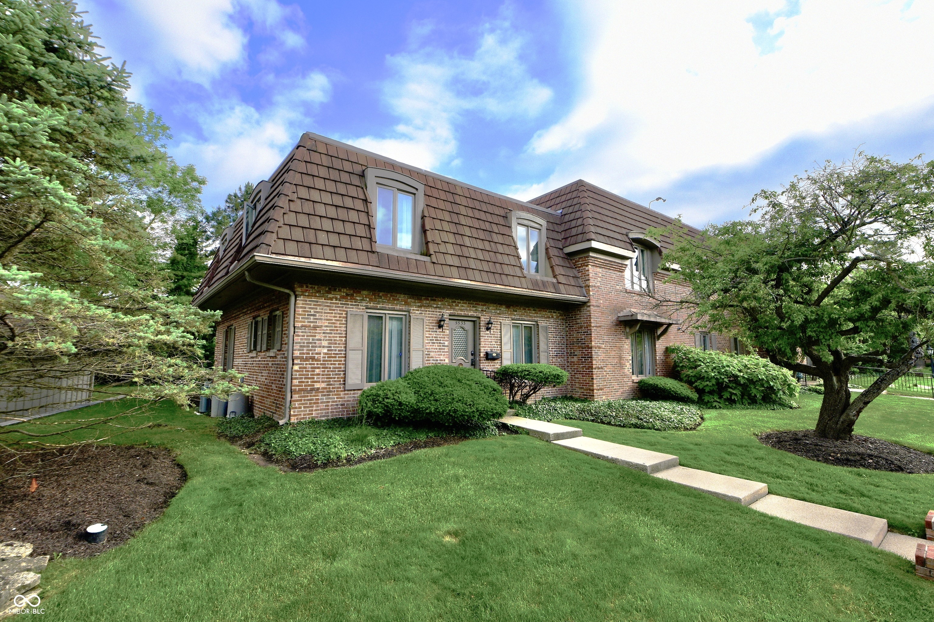 5533 Roxbury Terrace Indianapolis, IN 46226 - Photo 1 of 65