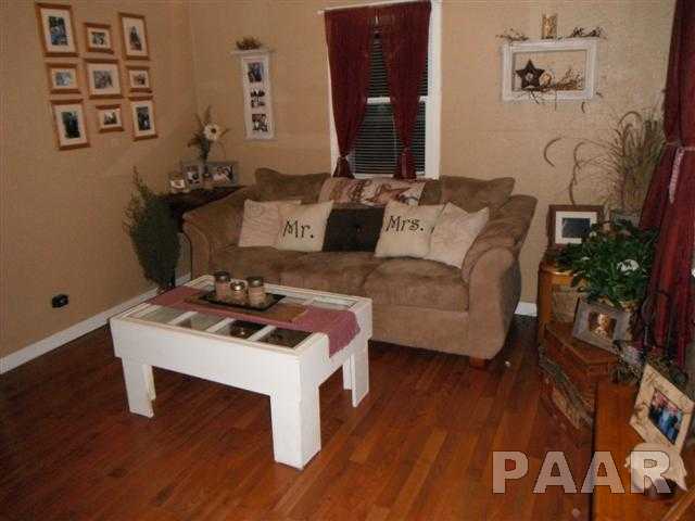 870 East Maple Street Canton, IL 61520 - Photo 3 of 14 Gallery Image 3