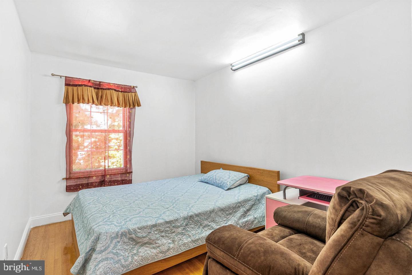 643 St Anthony Lane Upper Darby, PA 19082 - Photo 25 of 37