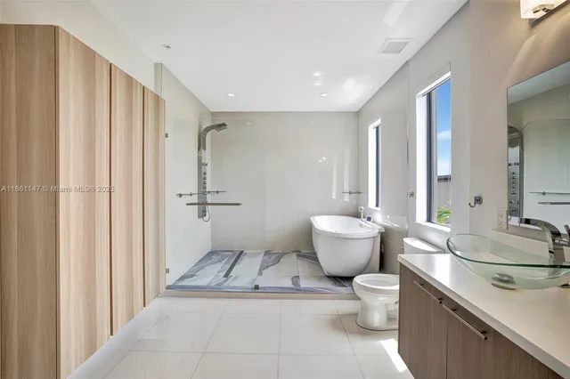 $5,250 | 164 Southeast 4th Terrace, Pompano Beach, FL 33060