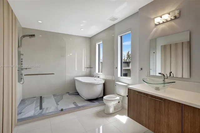 $5,250 | 164 Southeast 4th Terrace, Pompano Beach, FL 33060