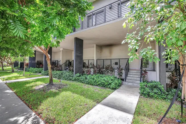 $5,250 | 164 Southeast 4th Terrace, Pompano Beach, FL 33060