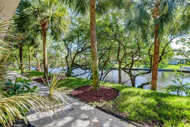 $5,250 | 164 Southeast 4th Terrace, Pompano Beach, FL 33060