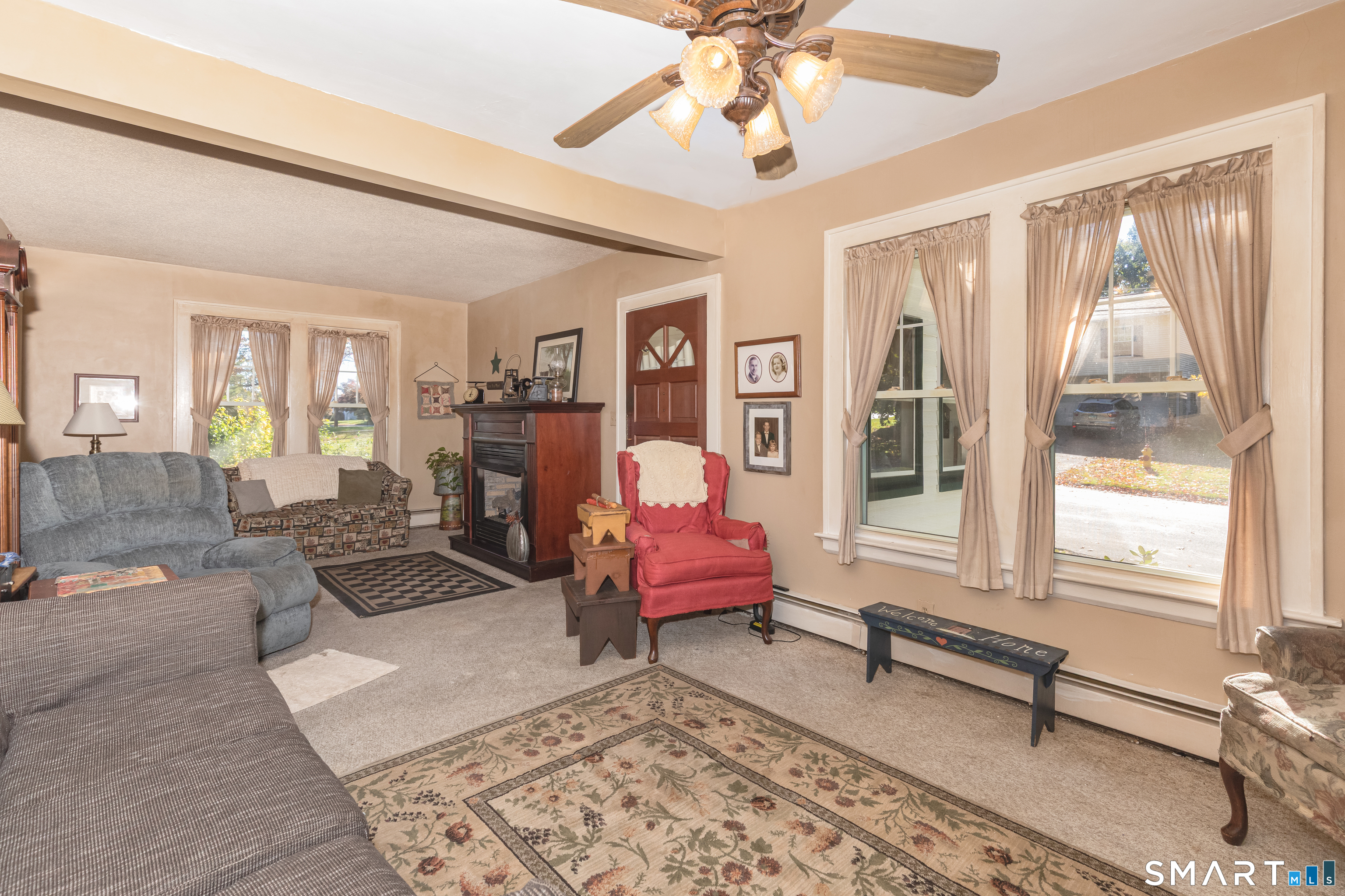 516 Chipman Street Waterbury, CT 06708 - Photo 6 of 40 Gallery Image 6