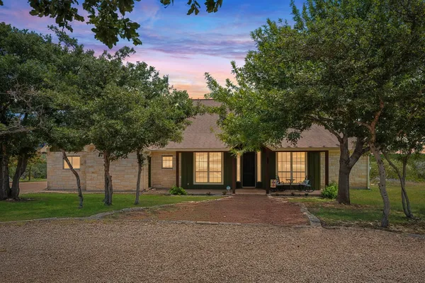 $745,000 | 142 West Ledge Stone Lane West, Ingram, TX 78025