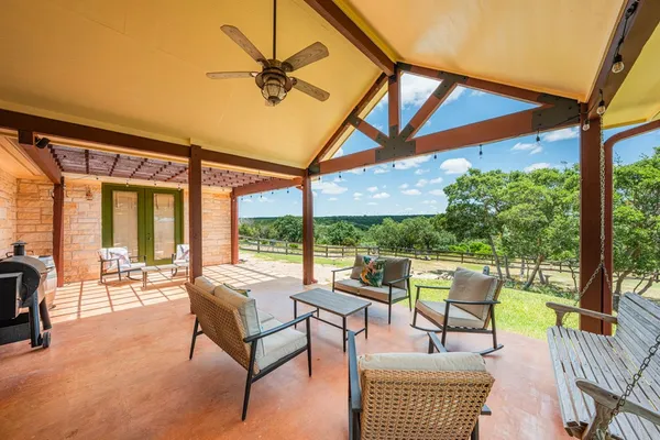 $745,000 | 142 West Ledge Stone Lane West, Ingram, TX 78025