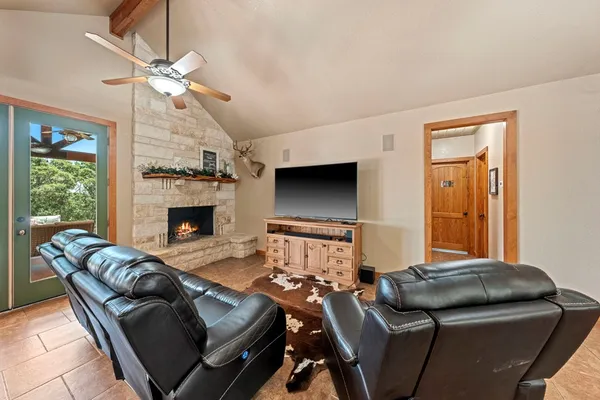$745,000 | 142 West Ledge Stone Lane West, Ingram, TX 78025