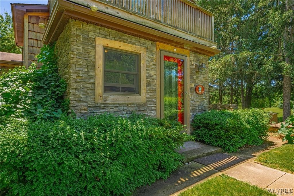 5948 Chestnut Road Newfane, NY 14094 - Photo 4 of 41 Front Entry