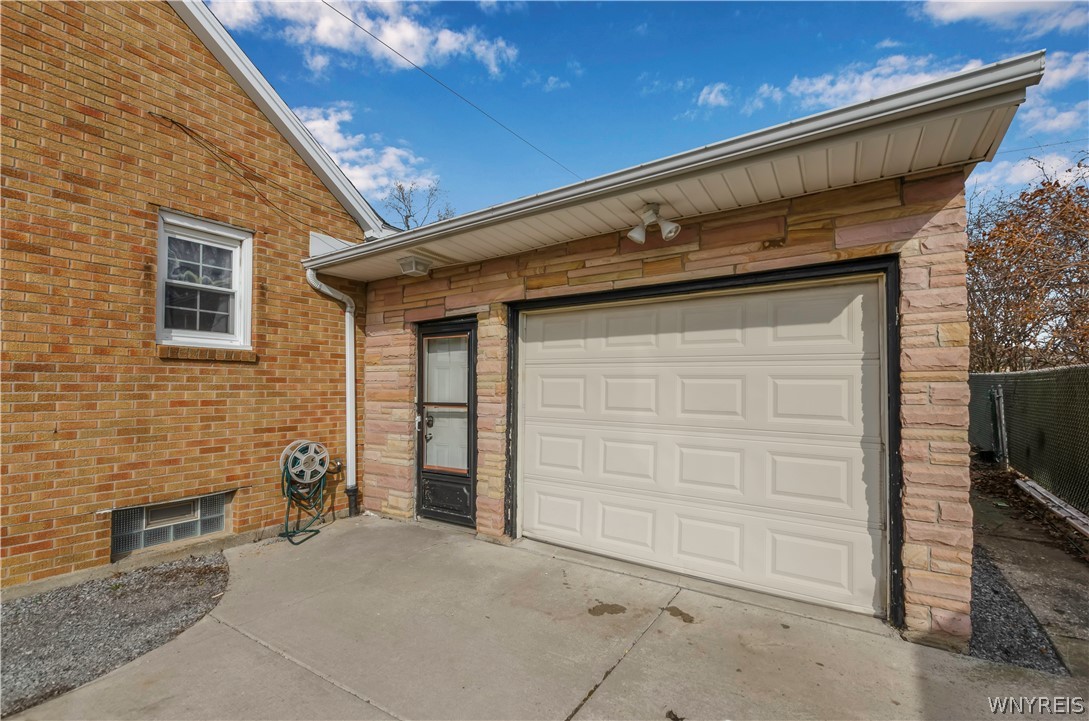 171 Margaret Road Amherst, NY 14226 - Photo 2 of 34