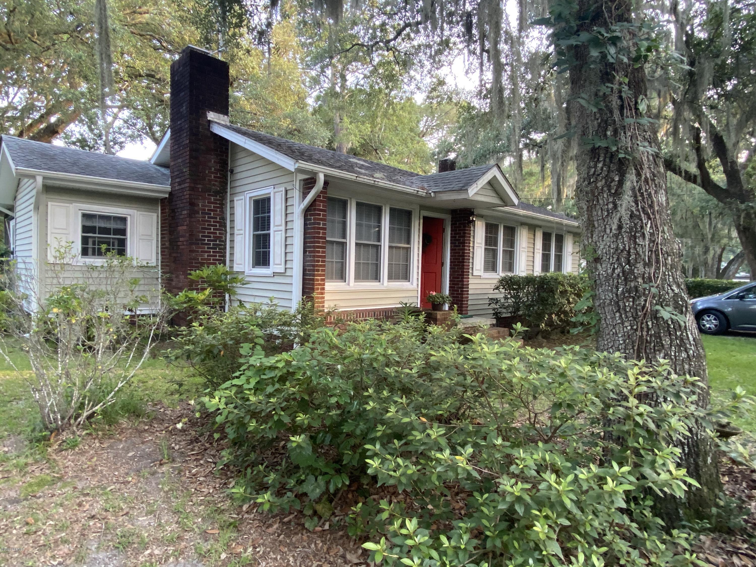107 Verdier Road Beaufort, SC 29902 - Photo 1 of 26 IMG_2234