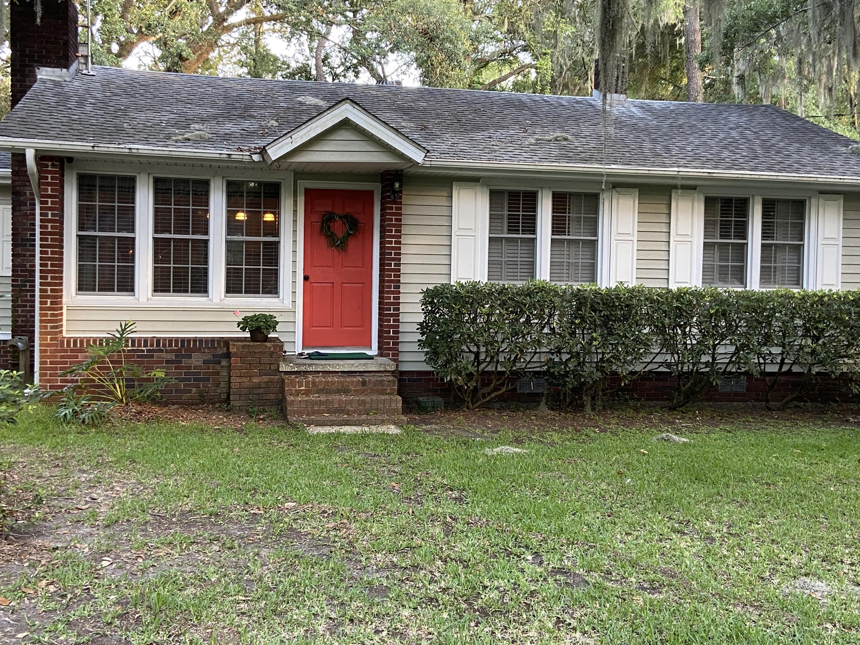 107 Verdier Road Beaufort, SC 29902 - Photo 3 of 26 IMG_2231