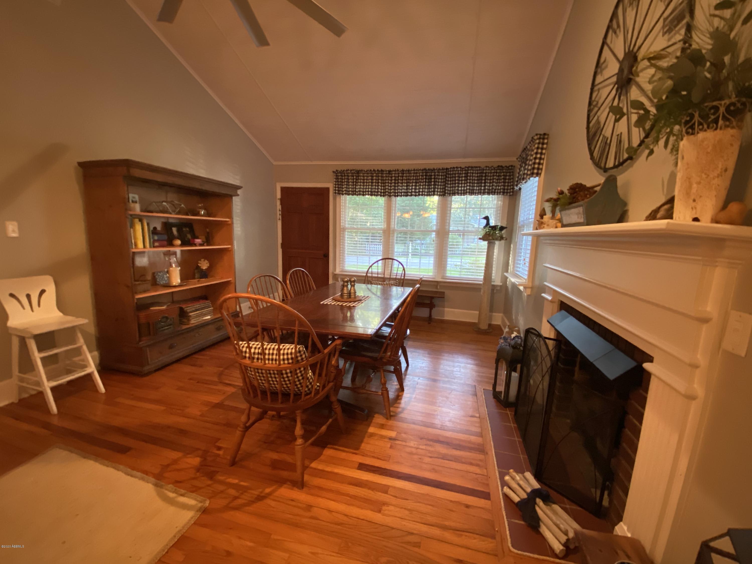 107 Verdier Road Beaufort, SC 29902 - Photo 9 of 26 IMG_2217