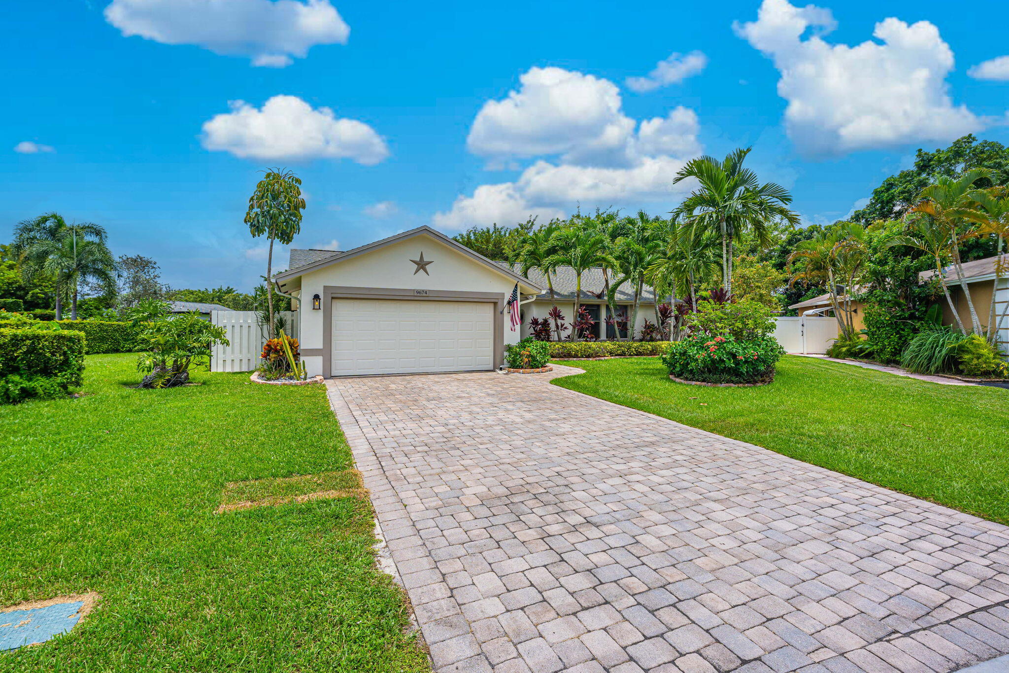 9674 Colorado Court Boca Raton, FL 33434 - Photo 4 of 61 FRONT