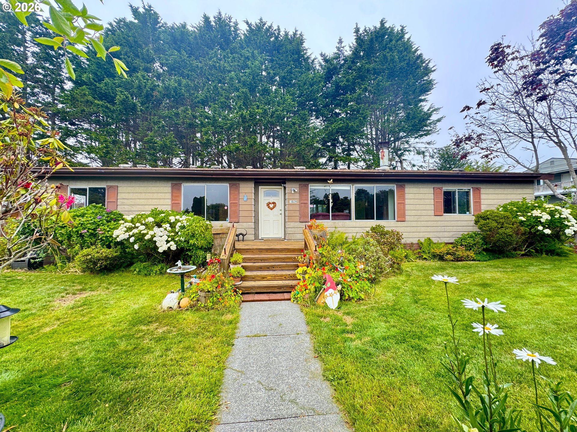 1029 Fifield Street Brookings, OR 97415 - Photo 1 of 44