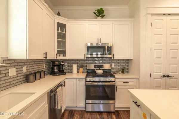 $2,400 | 118 Eleanor Avenue, Pass Christian, MS 39571