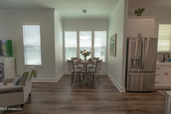 $2,400 | 118 Eleanor Avenue, Pass Christian, MS 39571