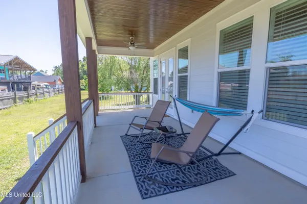 $2,400 | 118 Eleanor Avenue, Pass Christian, MS 39571