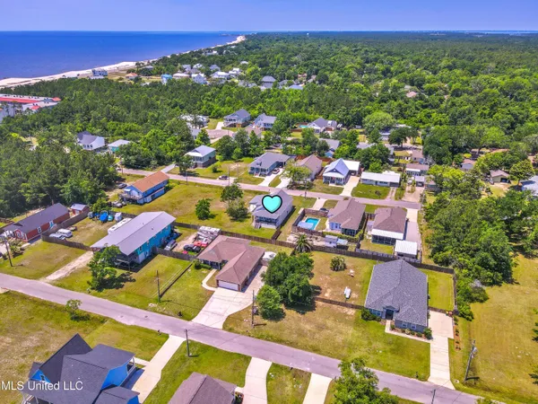 $2,400 | 118 Eleanor Avenue, Pass Christian, MS 39571