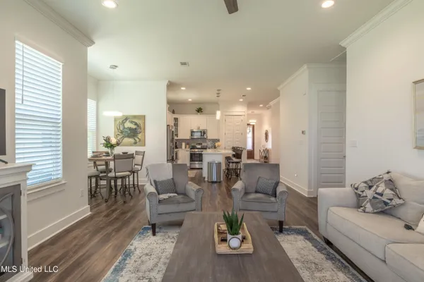 $2,400 | 118 Eleanor Avenue, Pass Christian, MS 39571