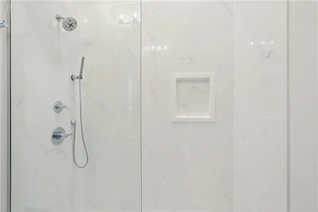 $2,100 | 9215 South Claiborne Avenue, New Orleans, LA 70118