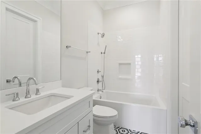 $2,100 | 9215 South Claiborne Avenue, New Orleans, LA 70118