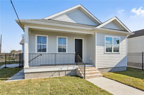 $2,100 | 9215 South Claiborne Avenue, New Orleans, LA 70118