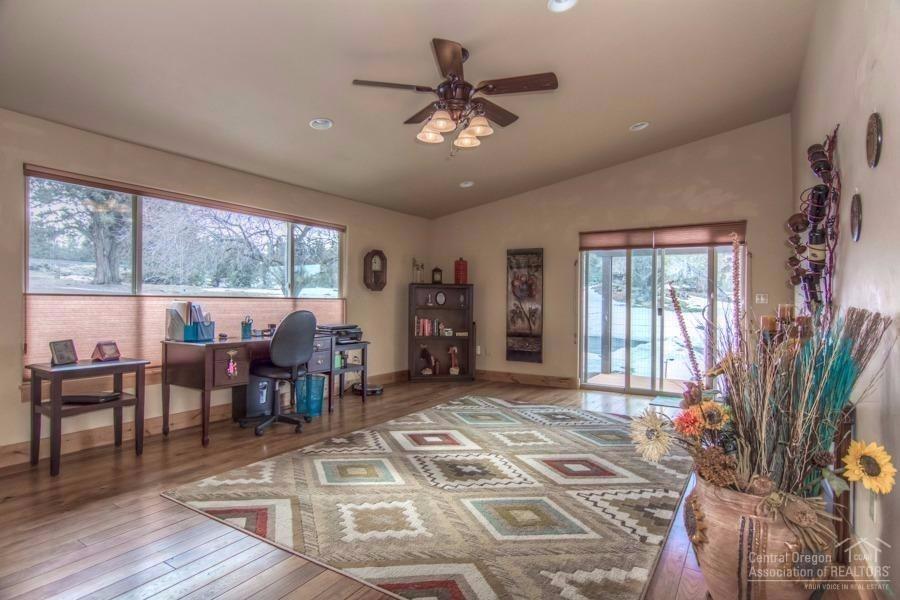 23290 Alfalfa Market Road Bend, OR 97701 - Photo 13 of 25 Flex space now used as office /den off m