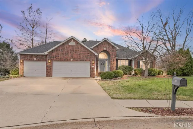 $399,900 | 103 Burns Farm W Court, Edwardsville, IL 62025