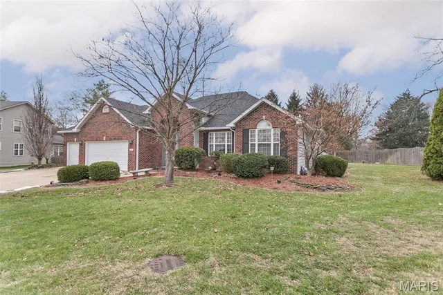 $399,900 | 103 Burns Farm W Court, Edwardsville, IL 62025