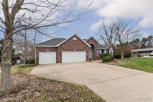 $399,900 | 103 Burns Farm W Court, Edwardsville, IL 62025