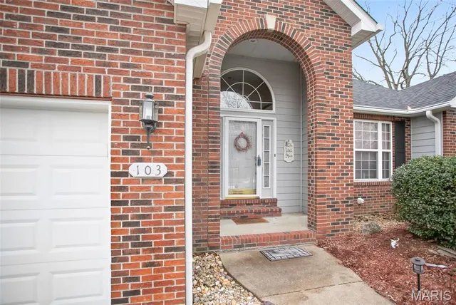 $399,900 | 103 Burns Farm W Court, Edwardsville, IL 62025