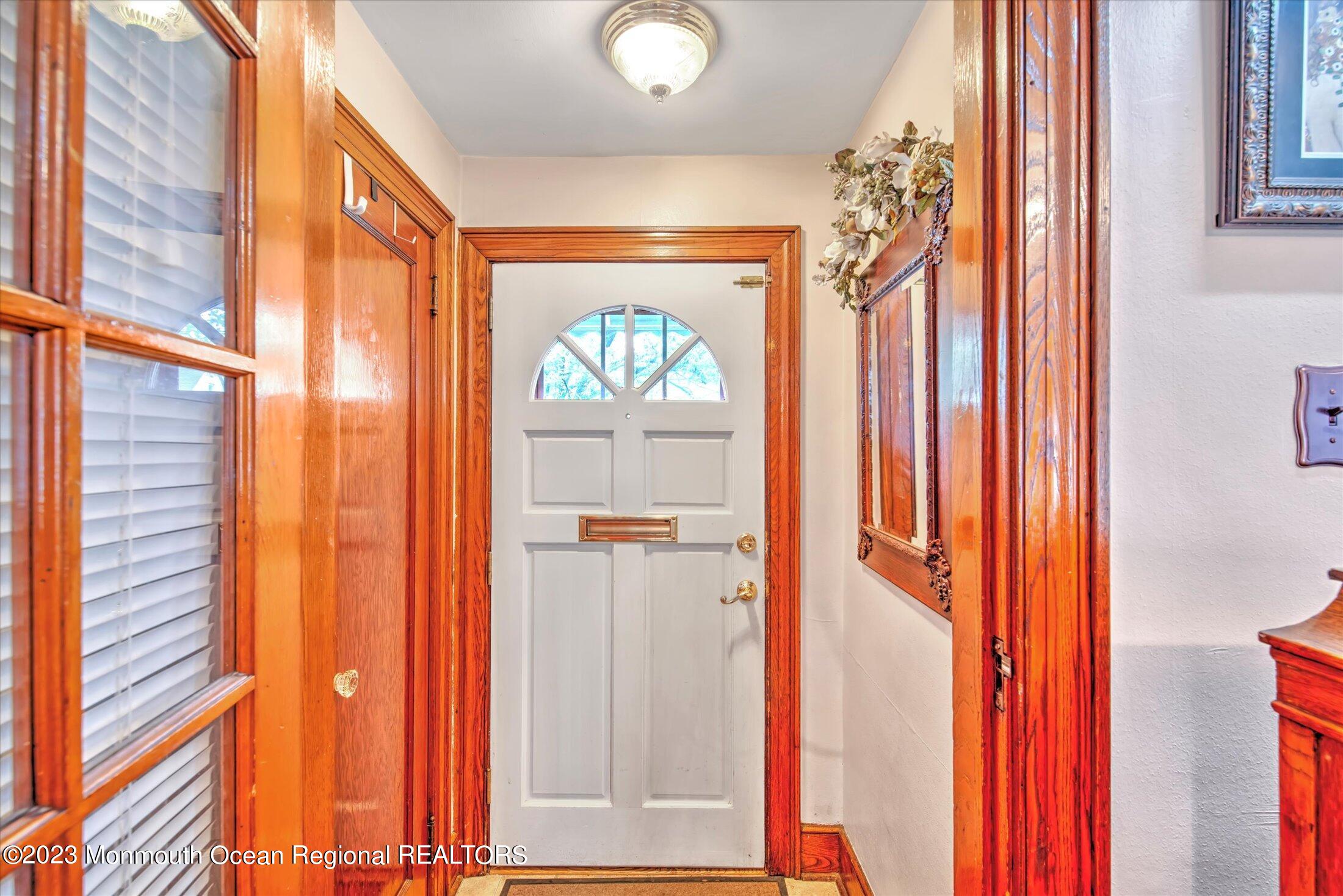 05-FOYER