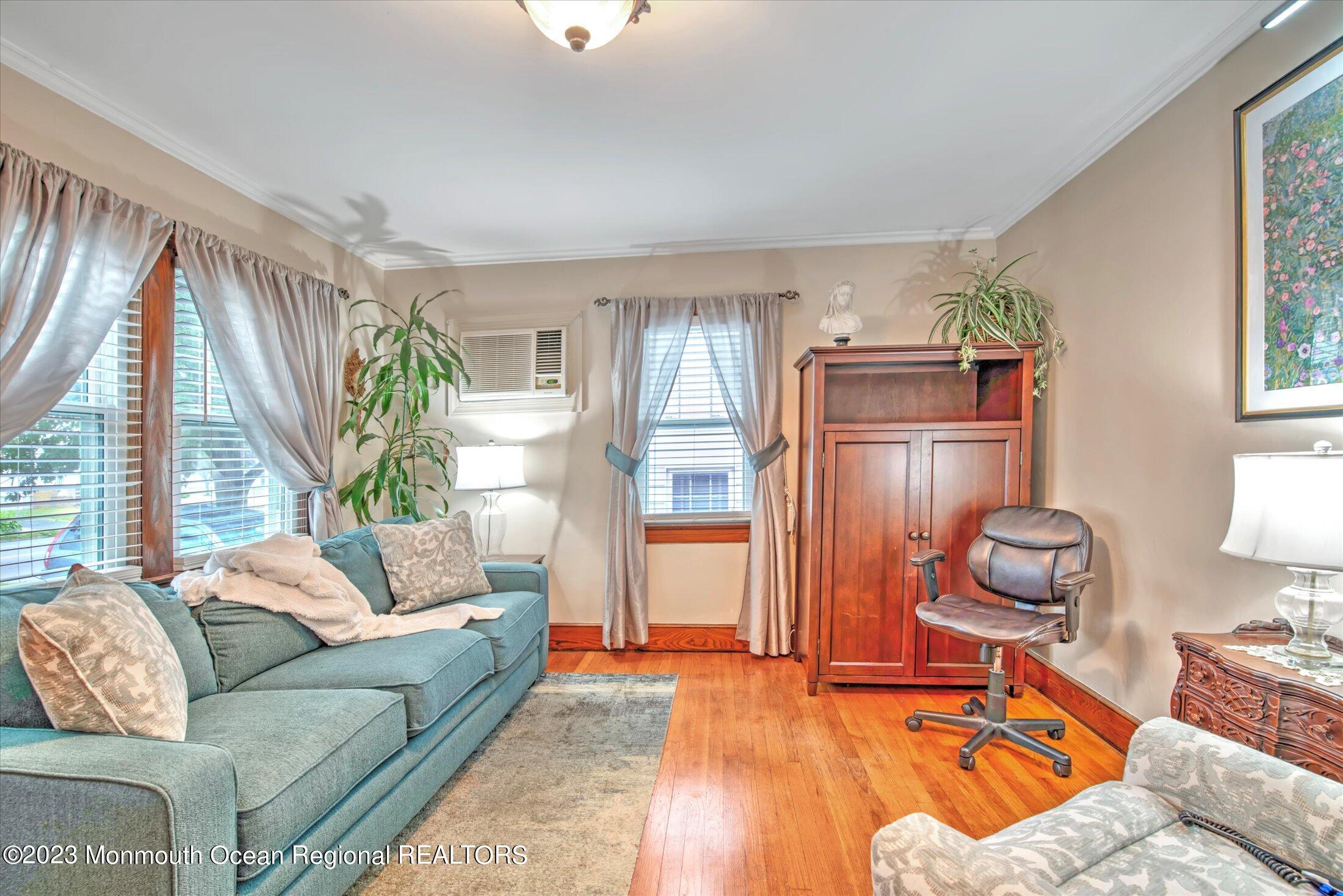 07-LIVING ROOM