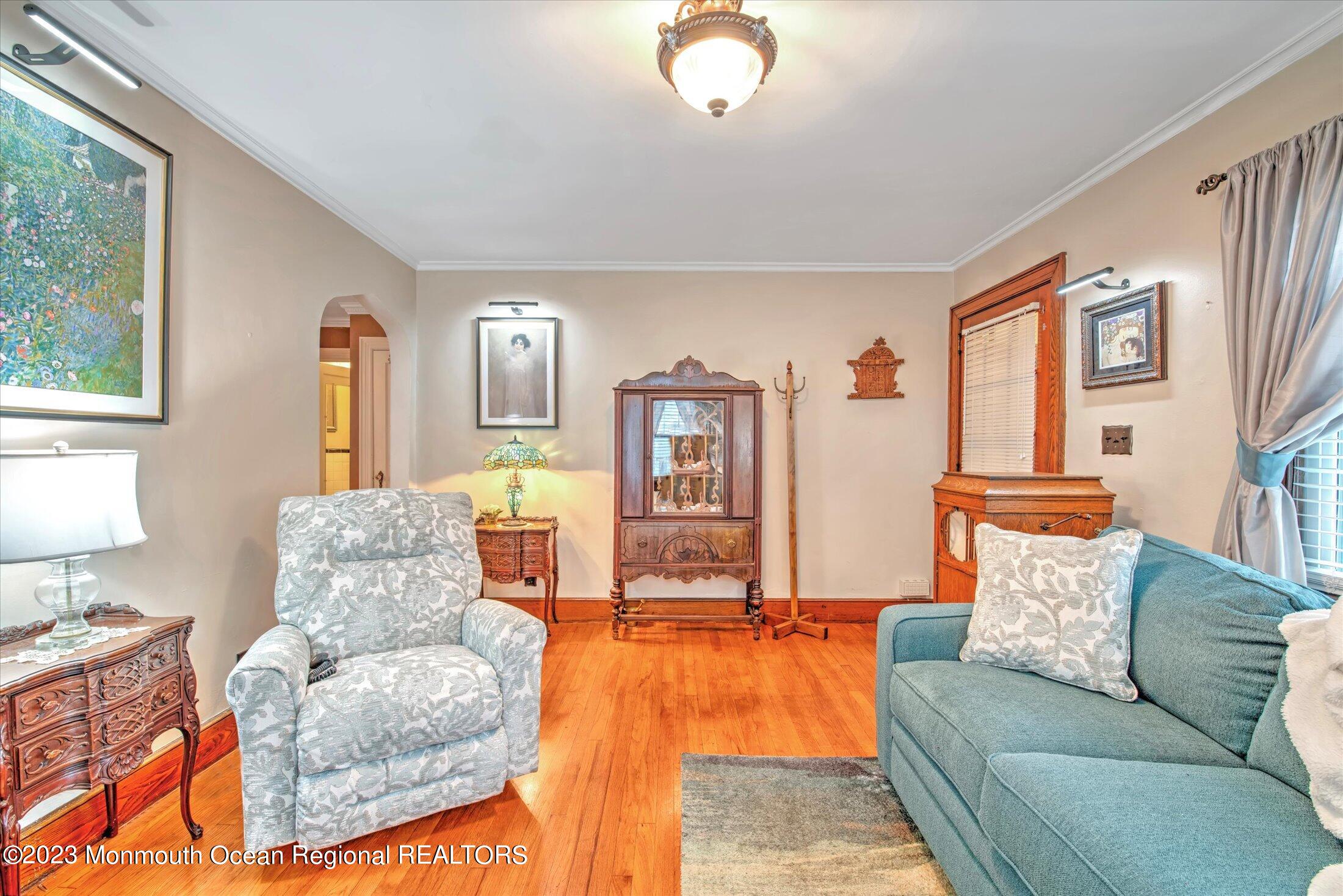2153 Vauxhall Road Union, NJ 07083 - Photo 9 of 28 09-LIVING ROOM