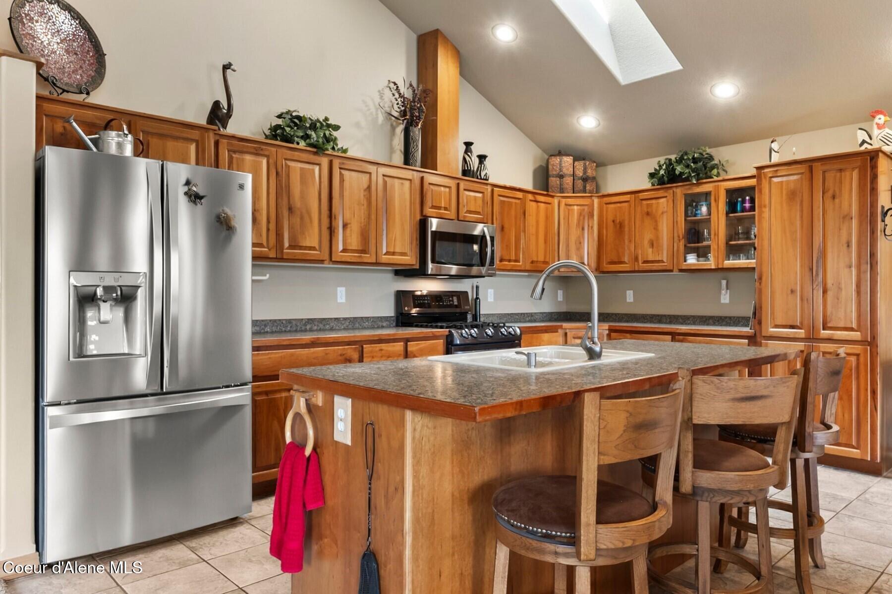 159 Frontier Village Road Naples, ID 83847 - Photo 10 of 52 .