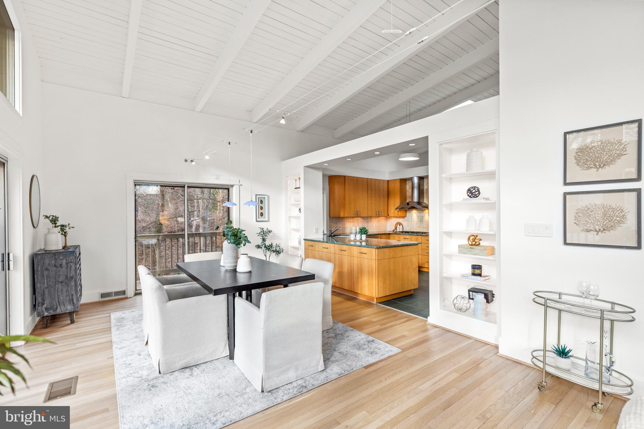 8010 Riverside Drive Cabin John, MD 20818 - Photo 13 of 60