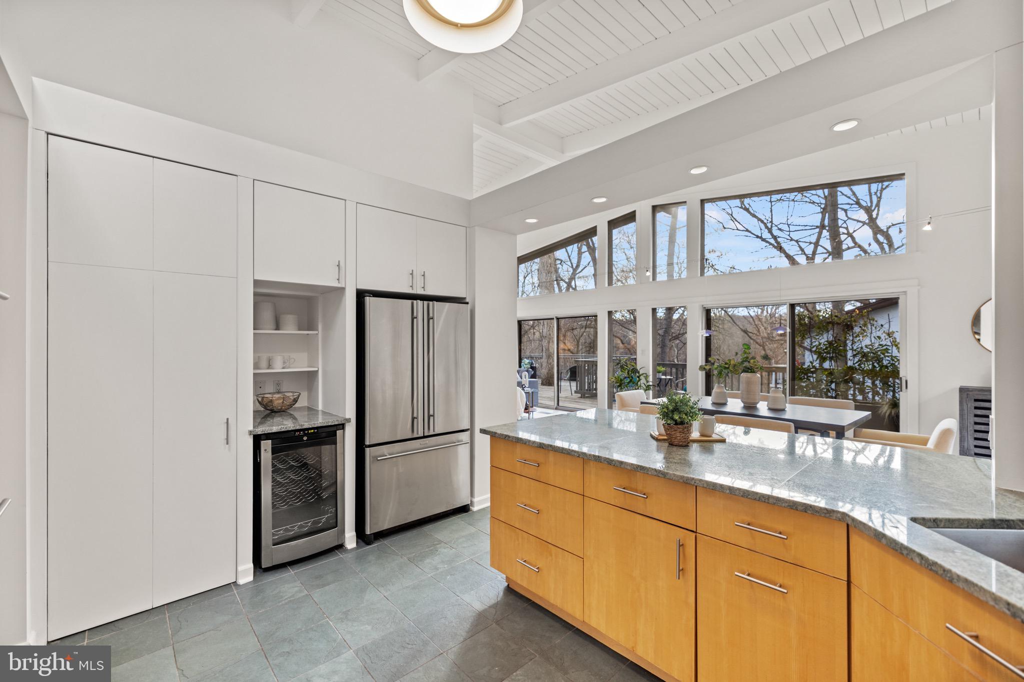 8010 Riverside Drive Cabin John, MD 20818 - Photo 18 of 60