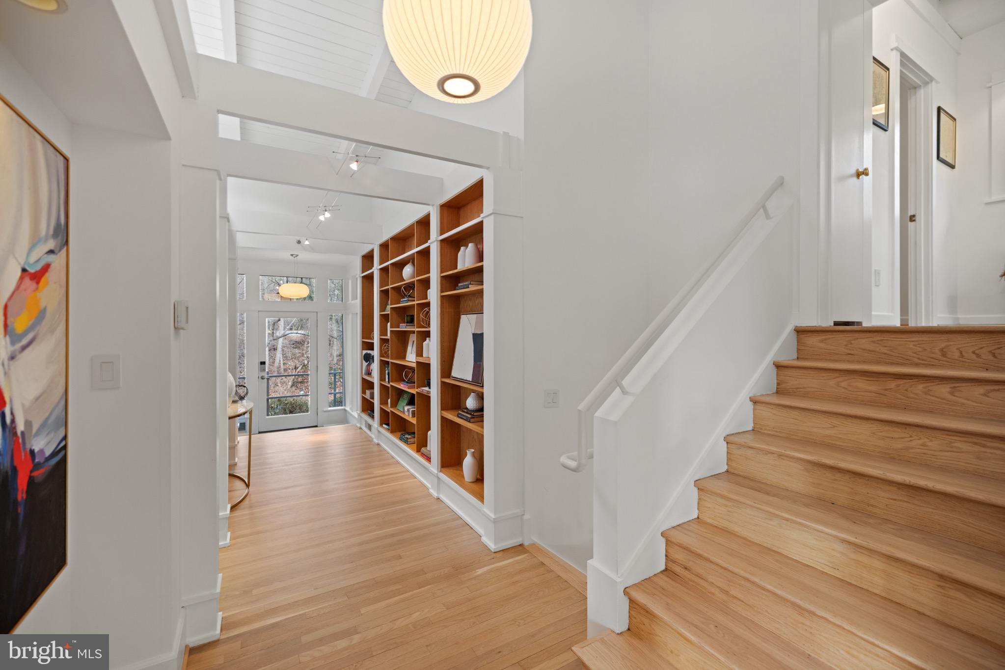 8010 Riverside Drive Cabin John, MD 20818 - Photo 20 of 60