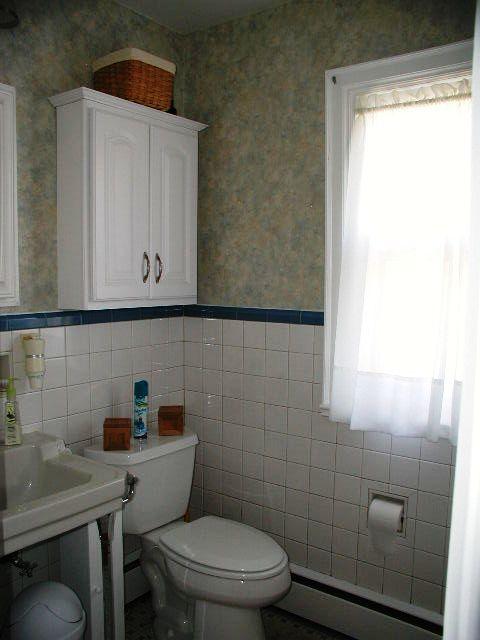1806 Devon Road Southwest Roanoke, VA 24015 - Photo 14 of 26 Master Bedroom Full Bath