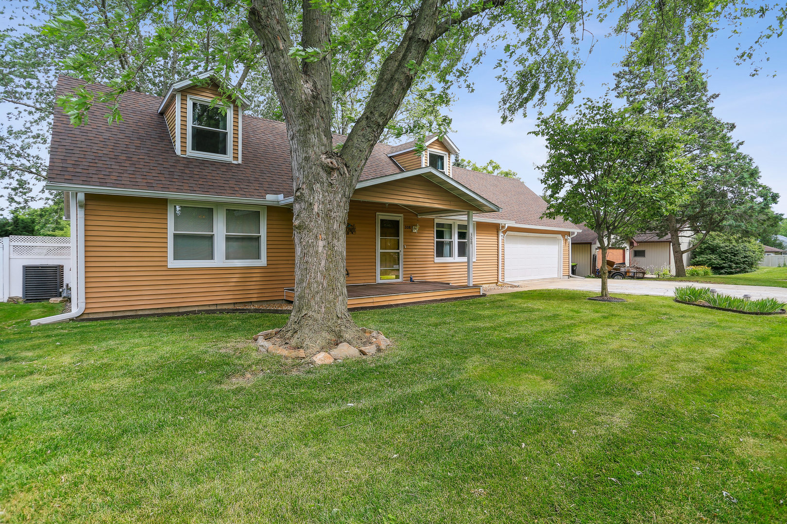 308 North Smith Road Urbana, IL 61802 - Photo 1 of 36 Gallery Image 1