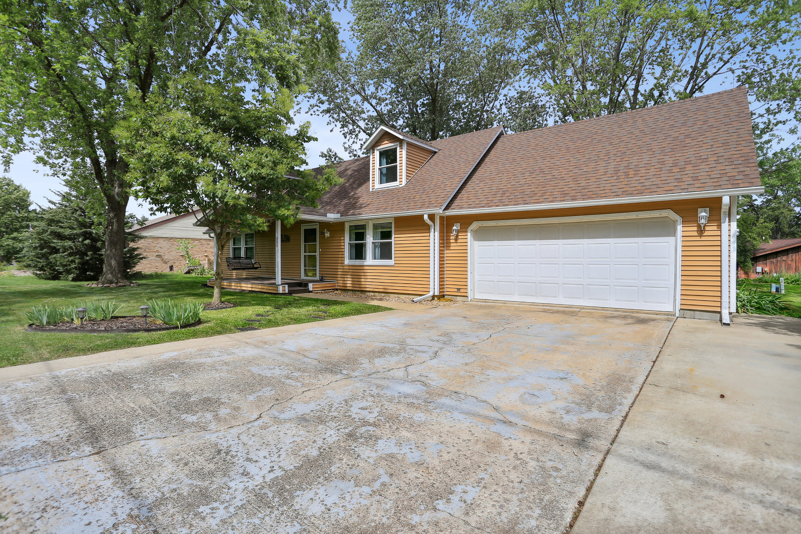 308 North Smith Road Urbana, IL 61802 - Photo 3 of 36 Gallery Image 3
