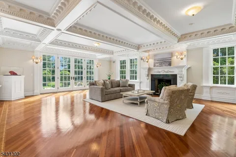 $3,795,000 | 17 Fawn Hill Drive, Morristown, NJ 07960